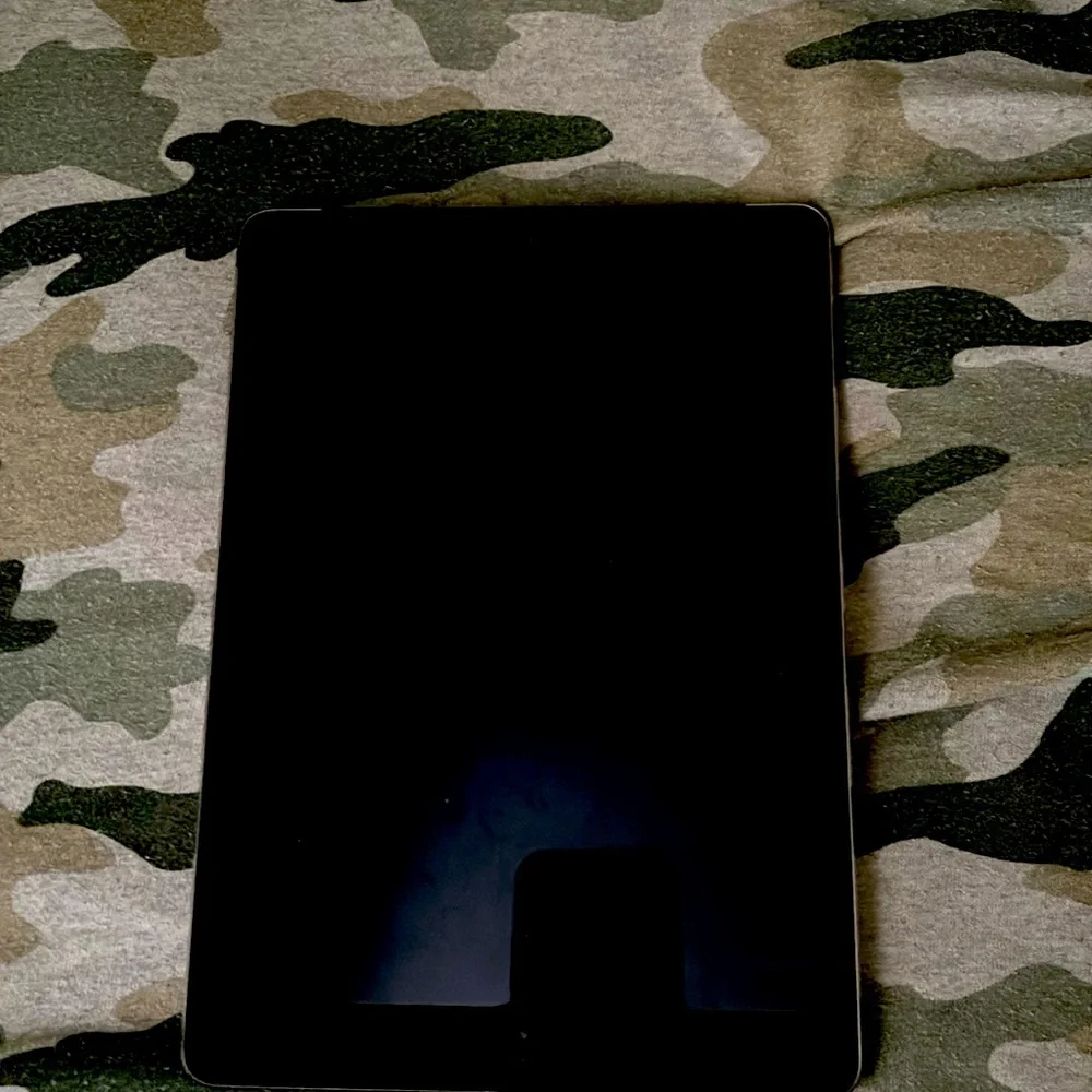 iPad 6th generation 64 GB